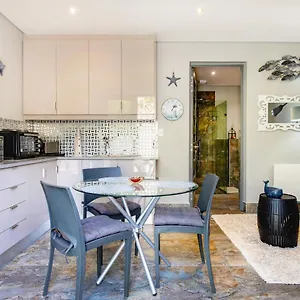  Apartment Solar Powered Camps Bay Sea View